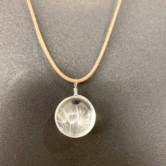 Dandelion Seed Three Wishes Necklace in Resin - Picture 2 of 5